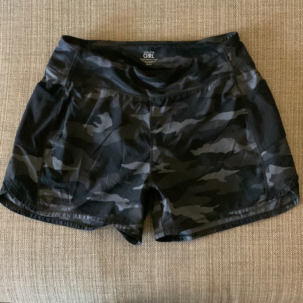 Athleta Girls Camo Running Shorts size XL/14